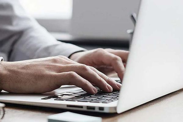 Latenzzeit einfach erklärt: Wie Sie Ihren Ping verbessern